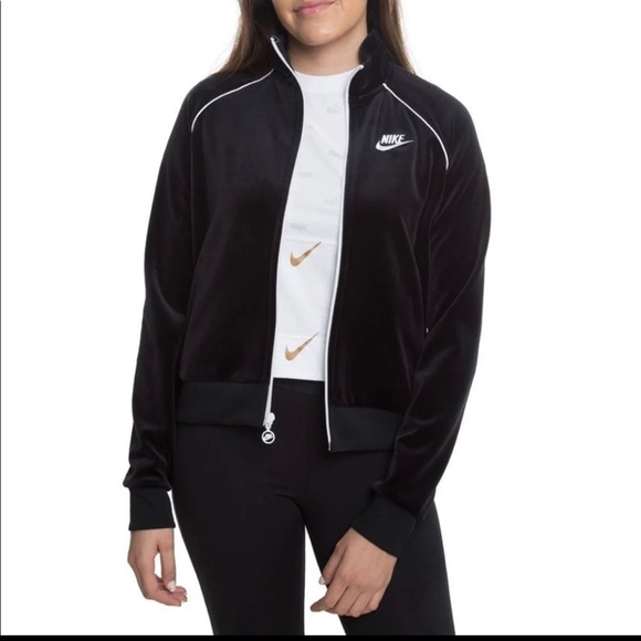 Nike Tracksuit - Picture 1 of 3